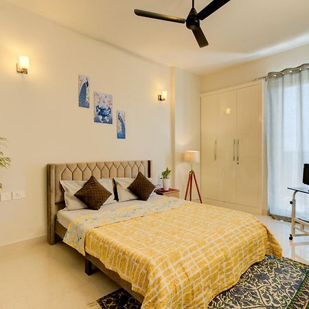 Signature 2Bhk Staycation Велика Нойда Екстер'єр фото